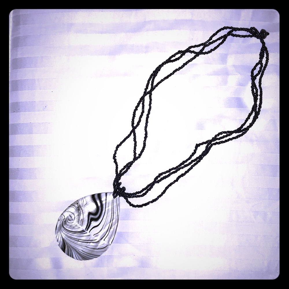 RESERVED: Mother Of Pearl Beaded Necklace 🌺